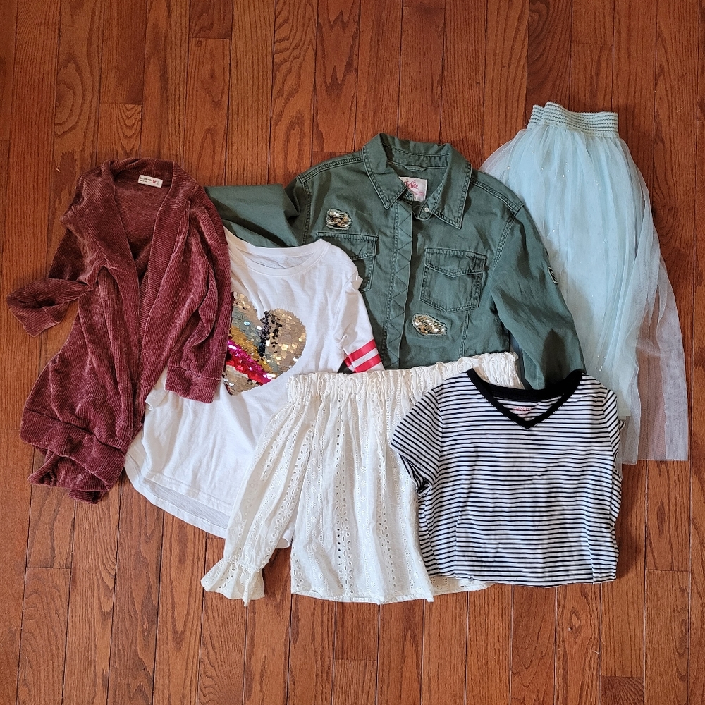 LOt of Girls clothes sizes 14-16